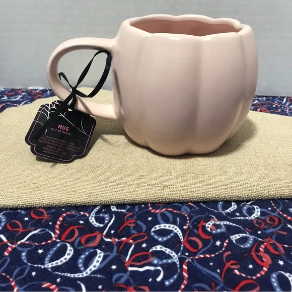 Pink jack-o’-lantern mug - Picture 3 of 4